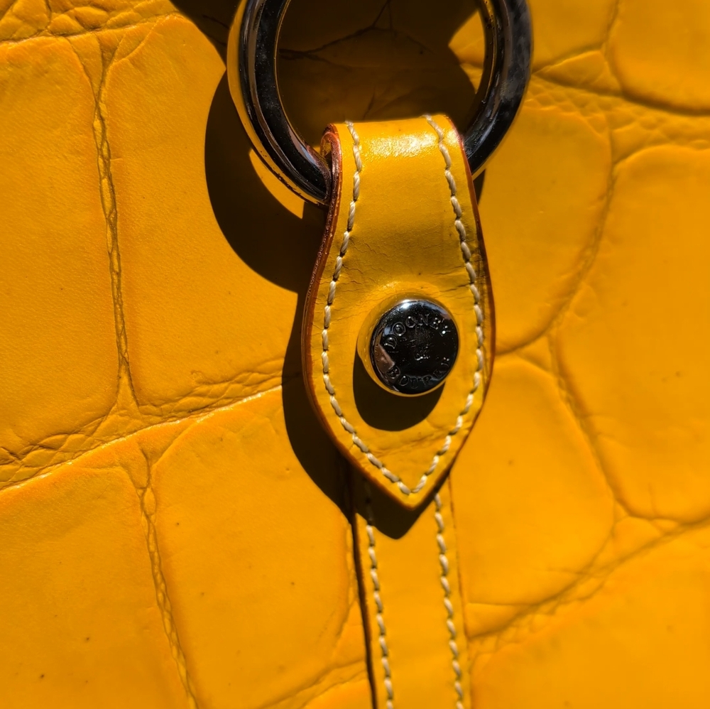 Dooney & Bourke Ring Flap Italian Made Croc Embossed Shoulder Bag Vintage EUC - Picture 9 of 17
